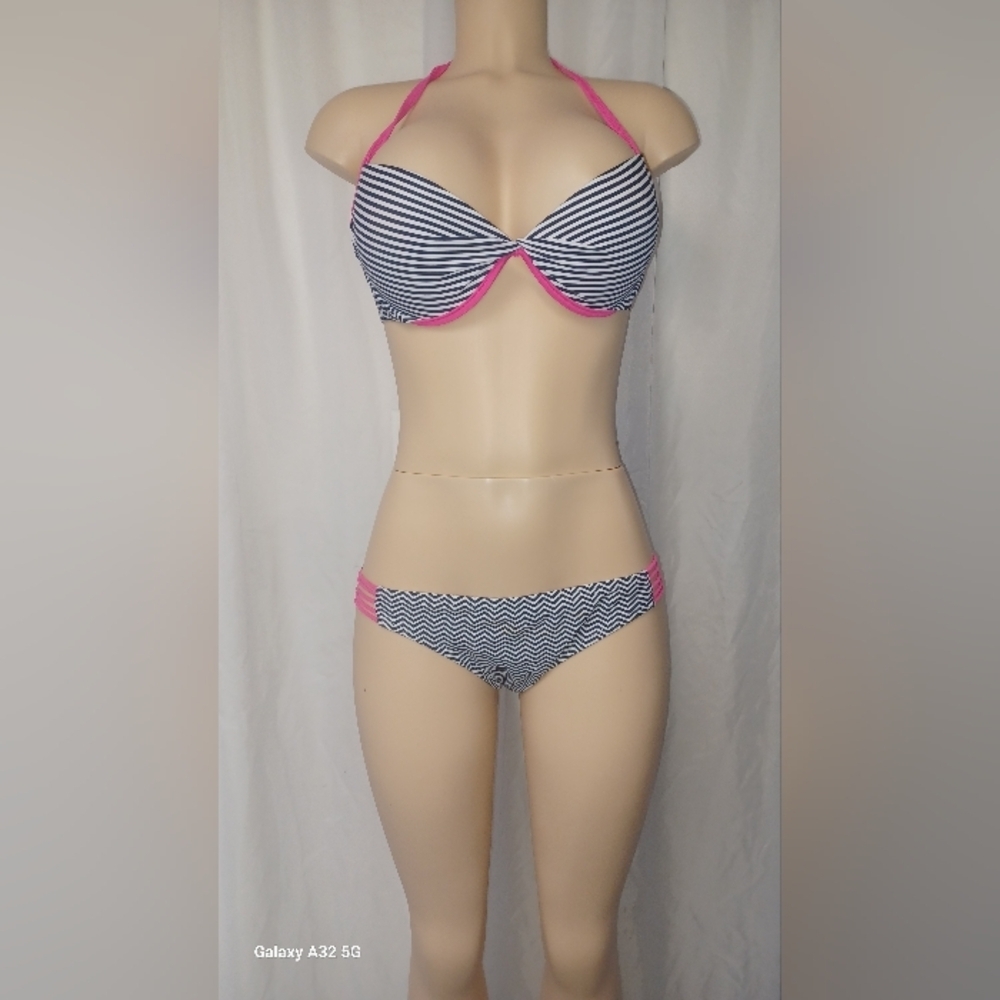 HOT WATER SIZE L. Striped Bikini Set with Pink Accents